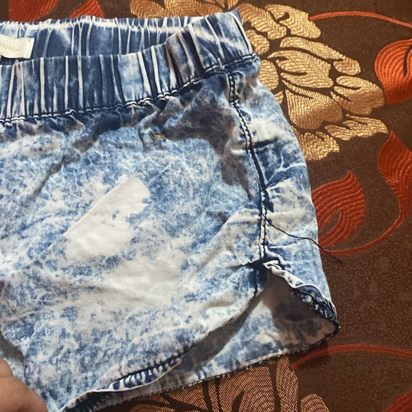Shorts - Picture 6 of 7